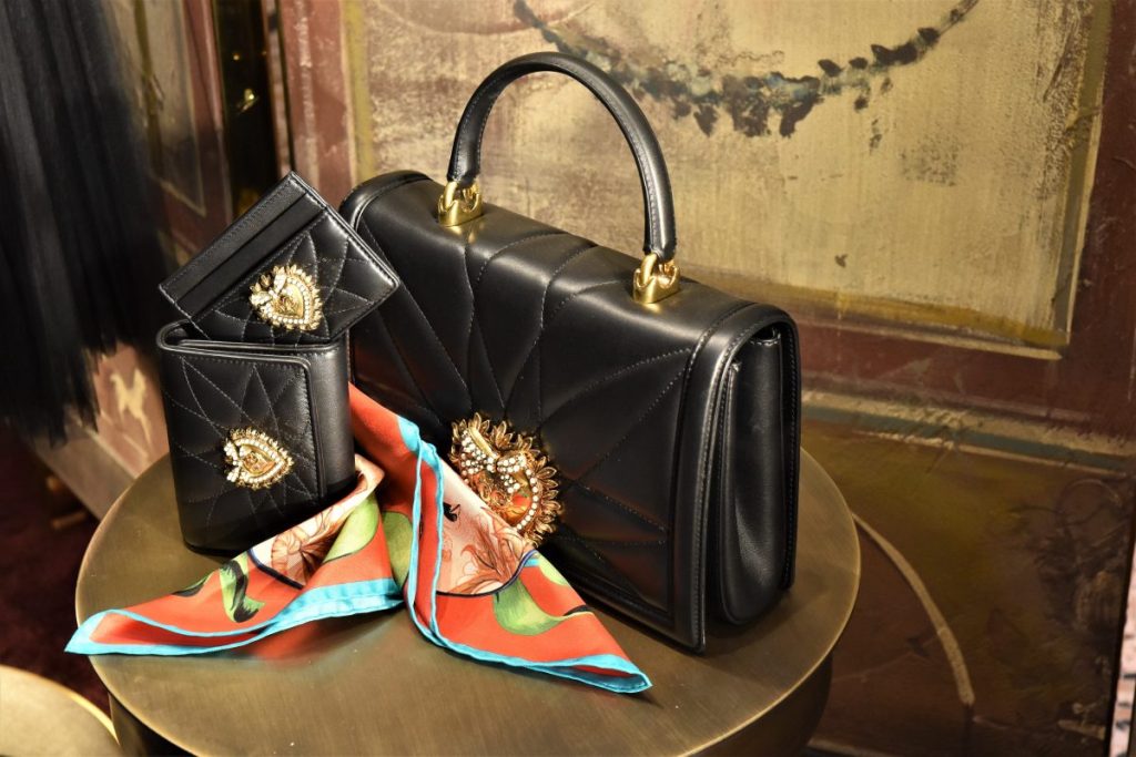 Phụ kiện Dolce and Gabbana