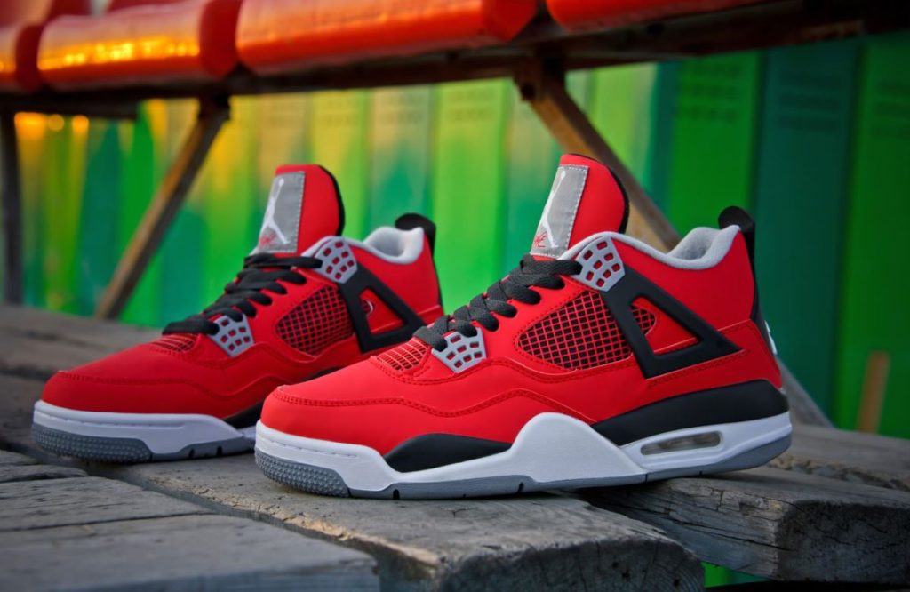 Giày Nike Air Jordan 4 cổ điển