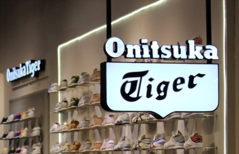 Cửa hàng Onitsuka Tiger