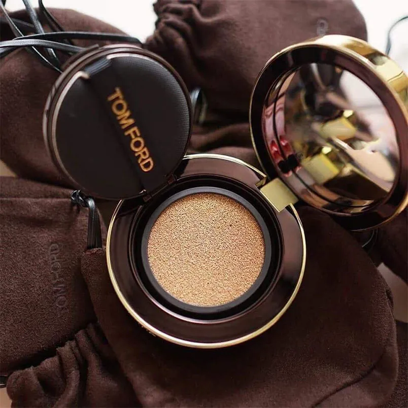 Cushion cho da mụn Tom Ford Traceless Touch Foundation SPF 45/PA++++