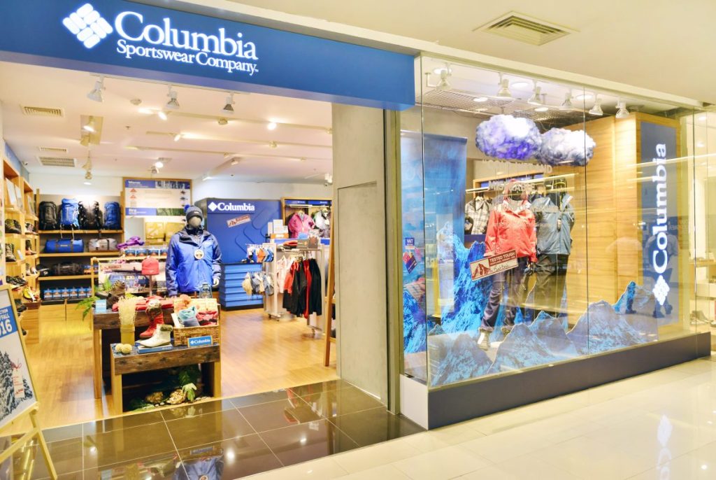 Khu quần áo Columbia trong siêu thị Central World