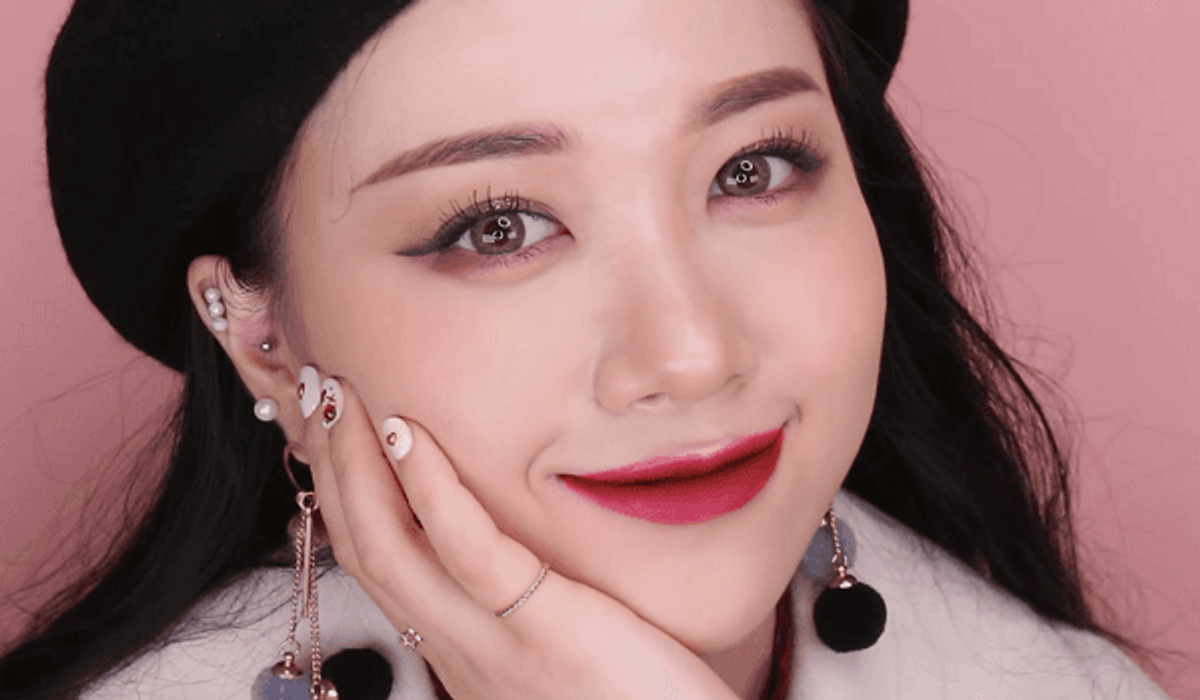 Đỏ rượu: sắc son quyến rũ cho mùa lễ hội