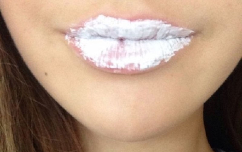 Sử dụng kem đánh răng nguyên chất