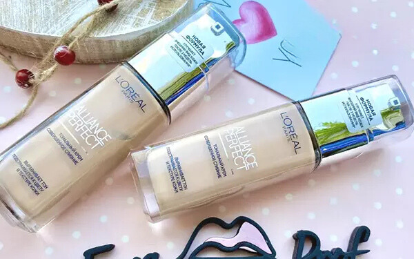 Kem nền L’Oreal Alliance Perfect - thiết kế tiện lợi và hiệu quả lâu dài