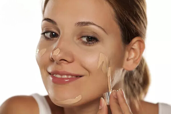 Chọn kem nền phù hợp với màu da