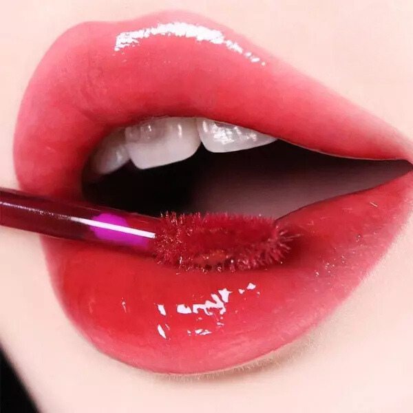 Cách đánh son bóng đẹp