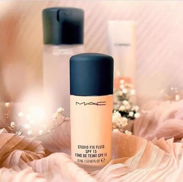 Kem nền MAC Studio Fix Fluid SPF15 – Lựa chọn hàng đầu trong top kem nền tốt nhất Kem nền MAC Studio Fix Fluid SPF15 – Lựa chọn hàng đầu trong top kem nền tốt nhất