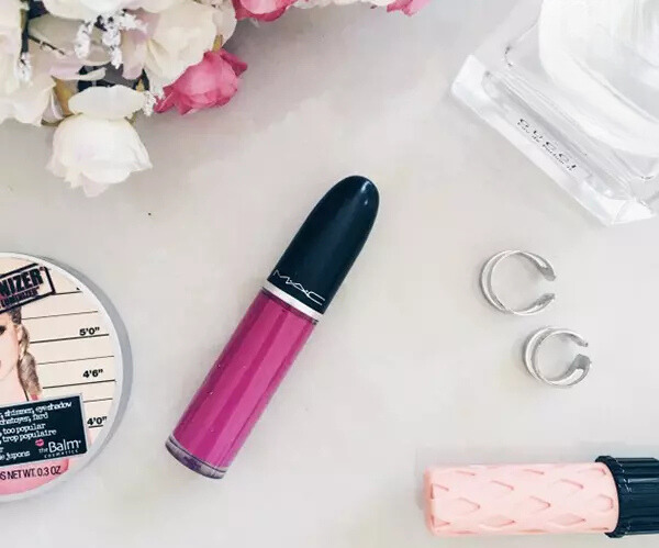 Son màu hồng tím M.A.C Tailored To Tease Son màu hồng tím M.A.C Tailored To Tease