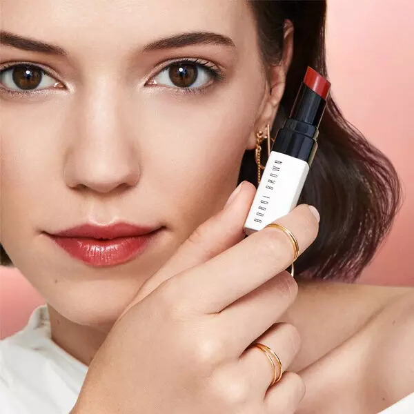 Son dưỡng có màu Bobbi Brown Son dưỡng có màu Bobbi Brown