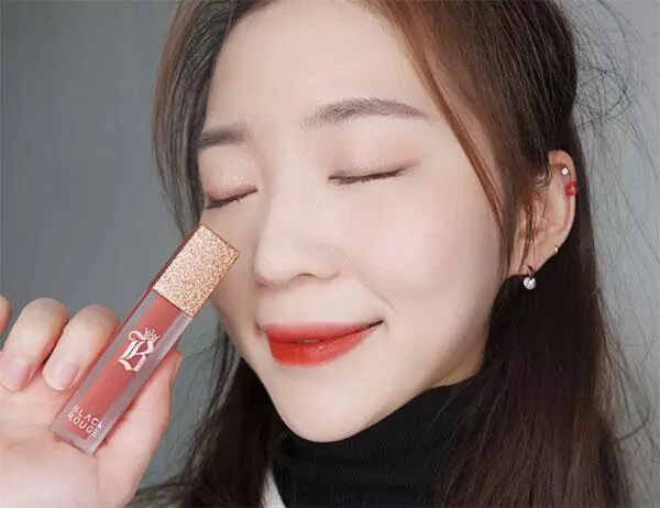 Son màu cam gạch – sự lựa chọn yêu thích của nhiều cô nàng hiện nay Son màu cam gạch – sự lựa chọn yêu thích của nhiều cô nàng hiện nay