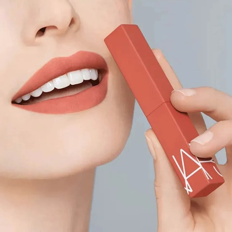 Màu son cam san hô Nars Powermatte Lipstick 121 Free Bird