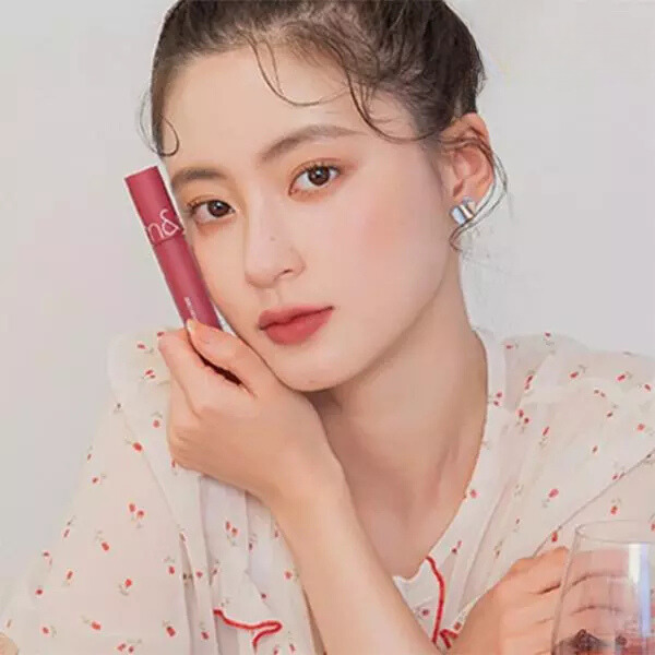 Son màu cánh hoa hồng khô phù hợp với tất cả các mùa trong năm