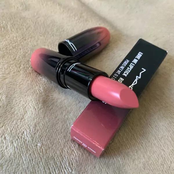 Son màu hồng phấn MAC 405 Under The Covers