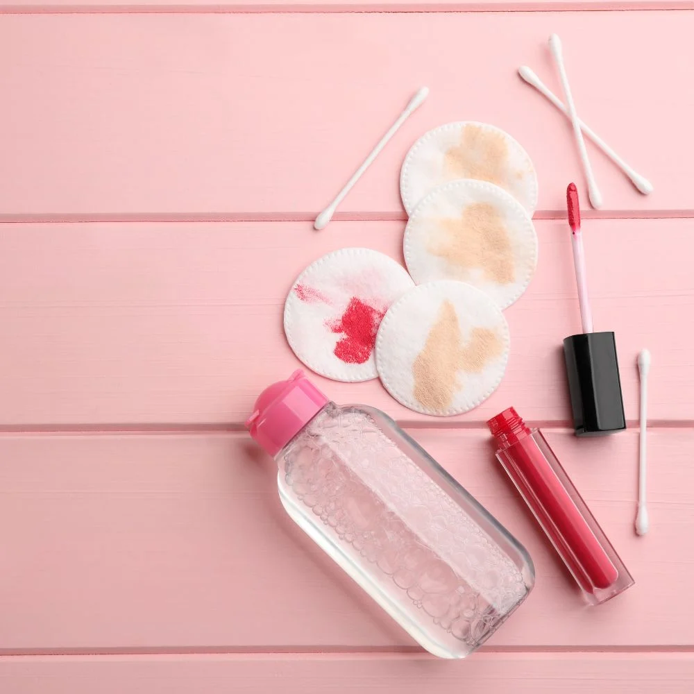 Vệ sinh son thường xuyên Vệ sinh son thường xuyên