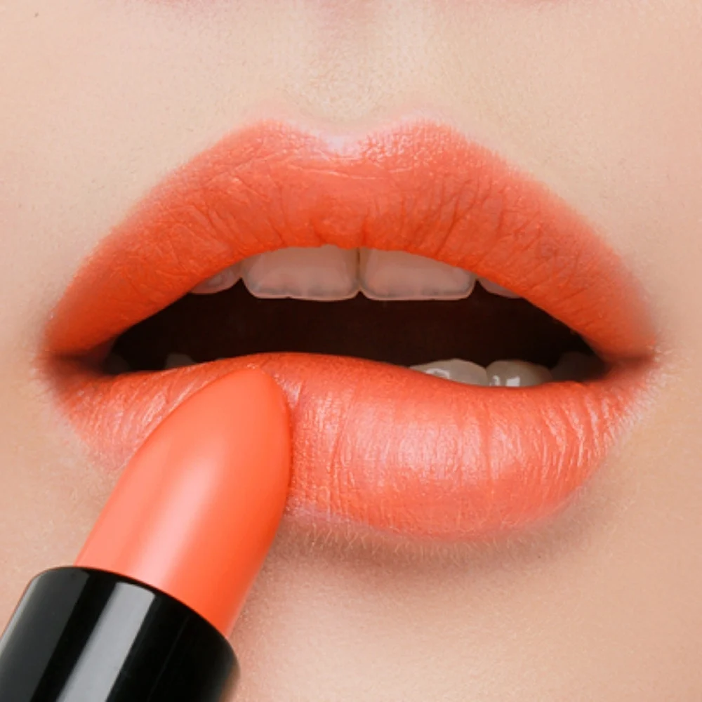 Màu cam sáng không hợp với da tone lạnh