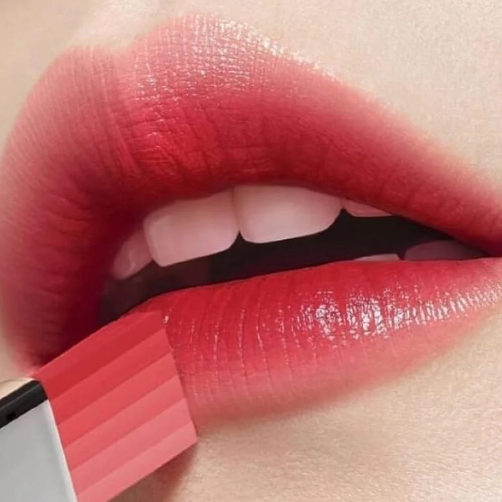 Phun môi xong có đánh son được không? Phun môi xong có đánh son được không?