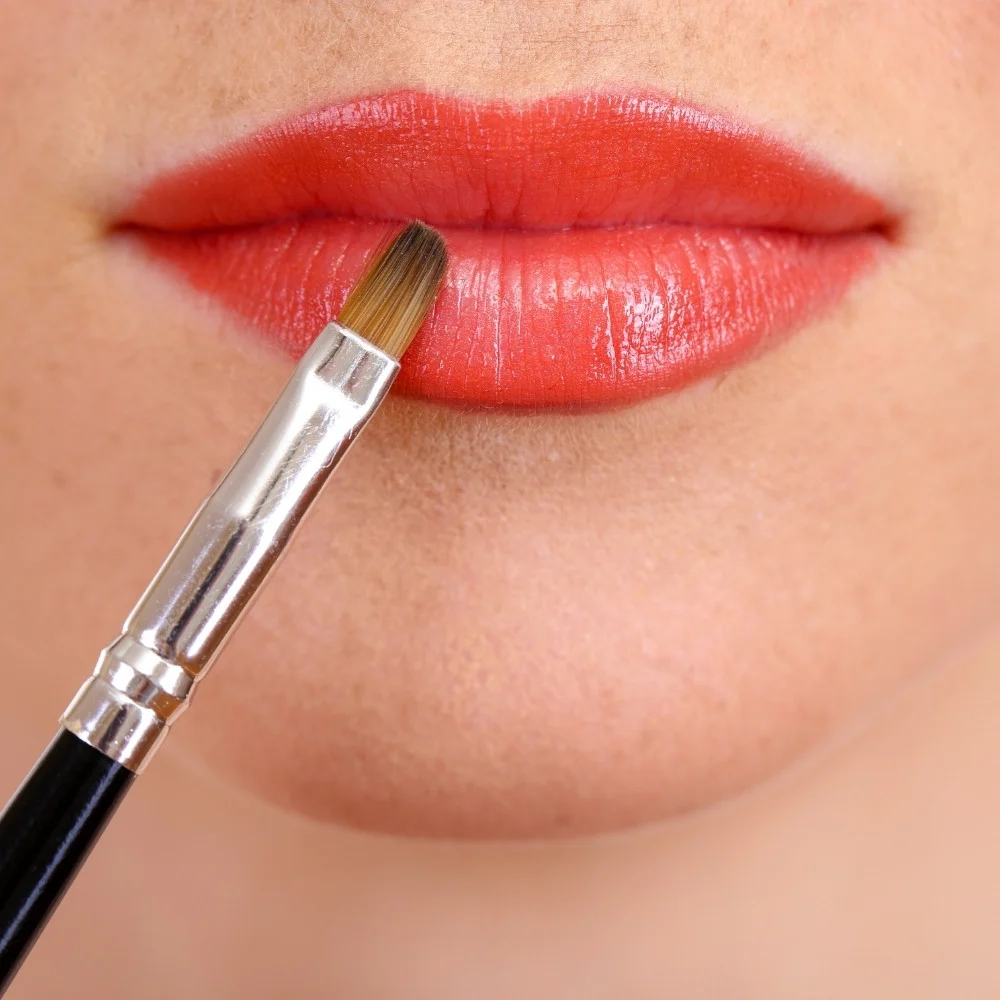 Phun môi bao lâu thì được đánh son? Phun môi bao lâu thì được đánh son?