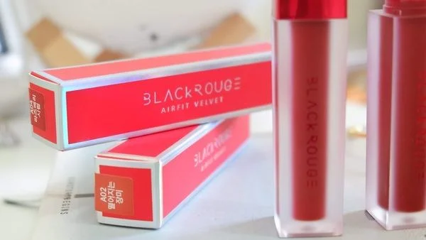 Về thiết kế son Black Rouge A02