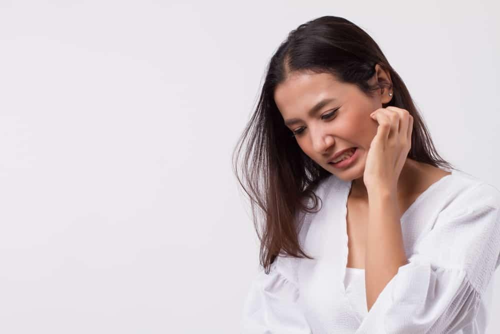 Da mặt bị ngứa sần sùi phải làm sao? Tránh gãi để hạn chế gây nhiễm trùng da