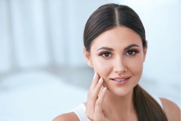 Nốt ruồi ở nhân trung là những người giàu có, tài giỏi, có cuộc sống gia đình rất viên mãn