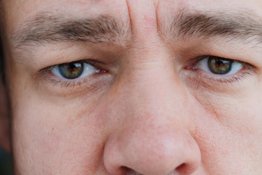 Đàn ông có lông mày rậm mảnh thường không thích sự gò bó, khuôn khổ trong cuộc sống Đàn ông có lông mày rậm mảnh thường không thích sự gò bó, khuôn khổ trong cuộc sống