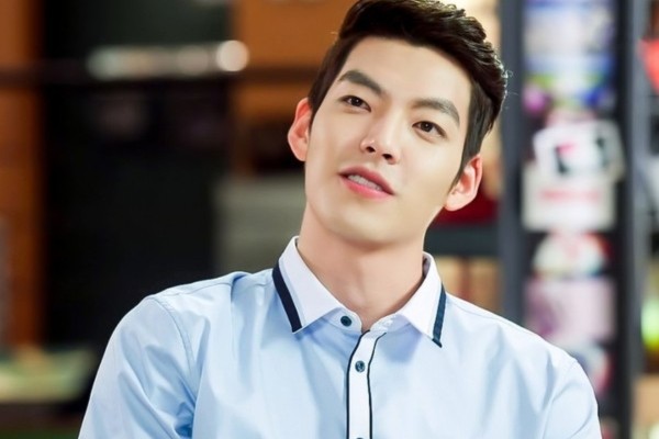 Chân mày nam hình lưỡi mác