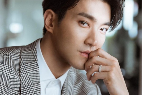 Chân mày nam ngang và rậm