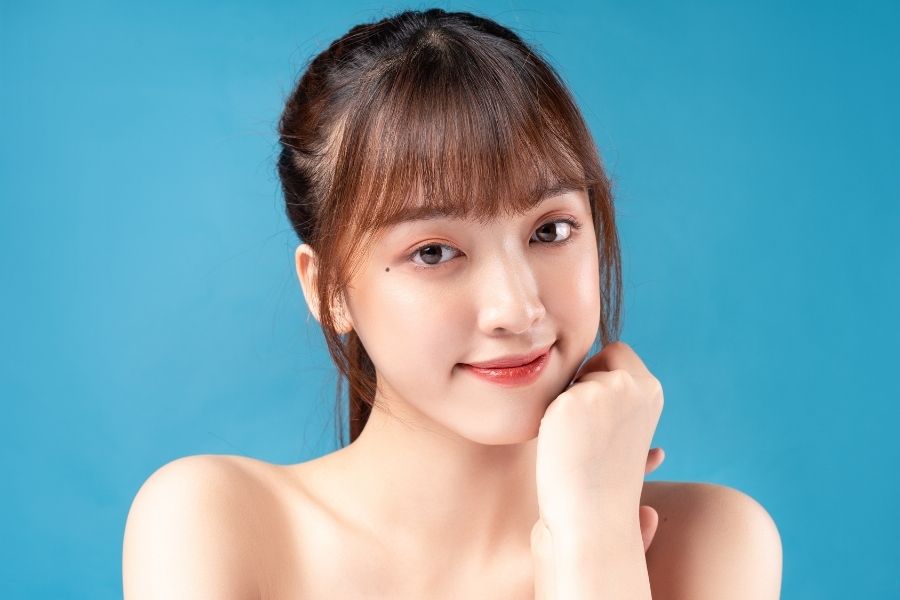 Nốt ruồi hứng lệ tại đuôi mắt cho thấy người này rất có tham vọng