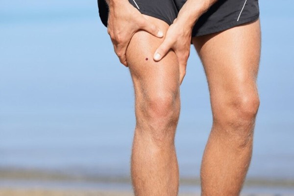 Nốt ruồi son ở đùi nam giới thường có ý nghĩa không tốt