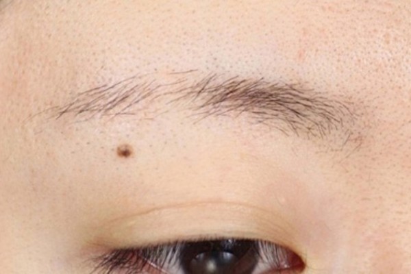 Đàn ông có lông mày đứt đoạn thường có tính duyên không may mắn, khó tìm được ý trung nhân Đàn ông có lông mày đứt đoạn thường có tính duyên không may mắn, khó tìm được ý trung nhân