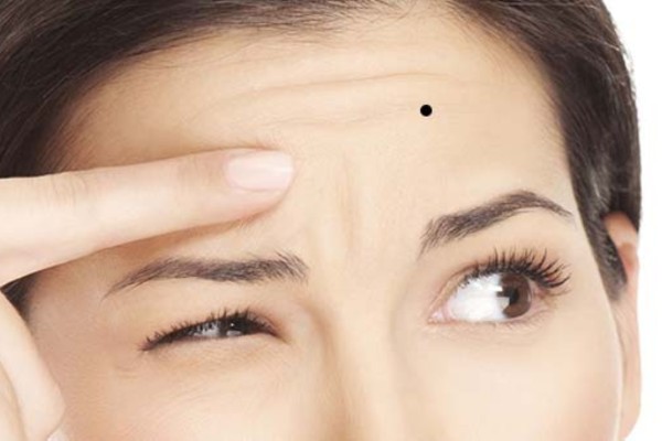 Nốt ruồi trên trán – Kiểu phụ nữ bản lĩnh, nhưng lận đận tình duyên