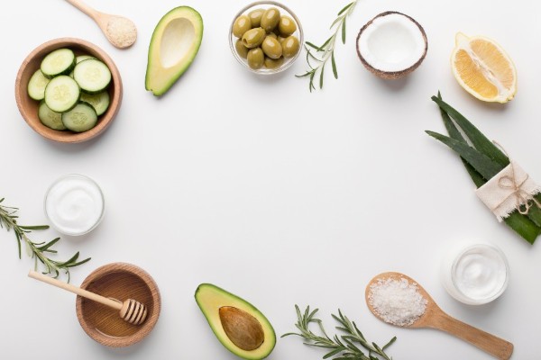 Lựa chọn những nguyên liệu tự nhiên lành tính và đảm bảo vệ sinh để làm rụng lông vùng kín