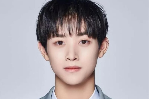 Mặc dù có lông mày chổi xể, nhưng người có mắt rùa thường có tính cách hiền lành