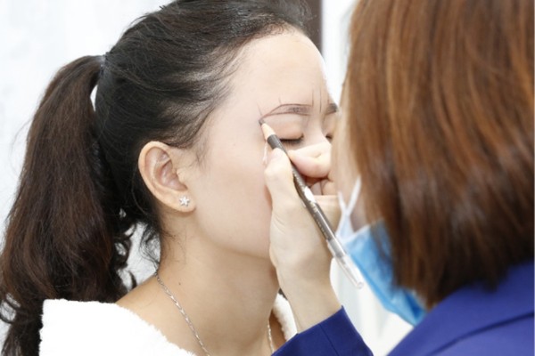 Phun xăm – điêu khắc nghệ thuật Phun xăm – điêu khắc nghệ thuật