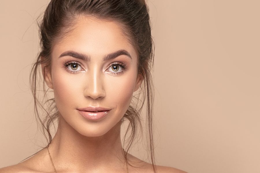 Con gái có xoáy ở lông mày là người tốt bụng nên thường dễ bị lừa dối, lợi dụng