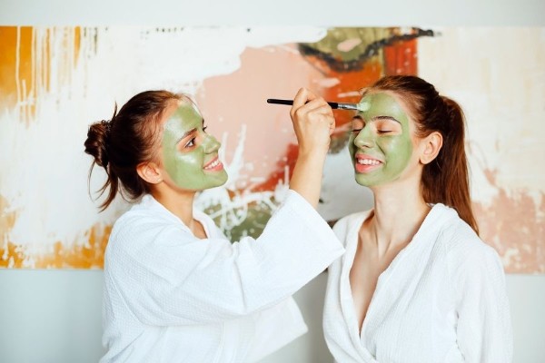 Không nên đắp mặt nạ khổ qua mỗi ngày vì nó có thể gây ra tác dụng phụ