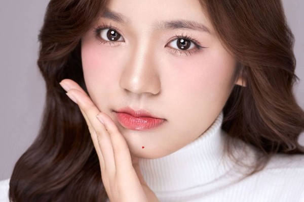 Nốt ruồi son ở cằm nói lên điều gì? Nốt ruồi son ở cằm nói lên điều gì?