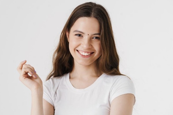 Nốt ruồi ở sơn căn phụ nữ là một điềm báo cho một cuộc sống đầy gian nan và vất vả