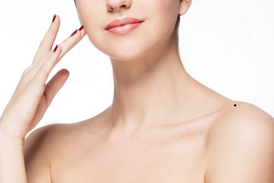 Nối ruồi ở bả vai trái – Người có trách nhiệm