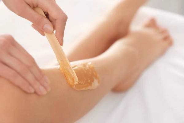 Wax lông là phương pháp triệt lông tận gốc được nhiều chị em quan tâm thực hiện