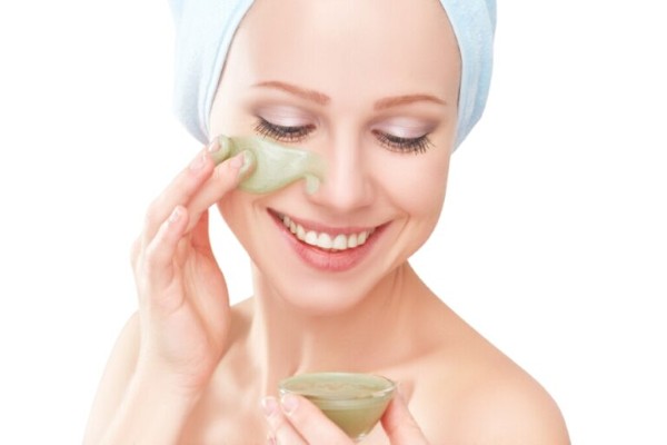 Cách trị nám tàn nhang bằng mướp đắng và sữa chua