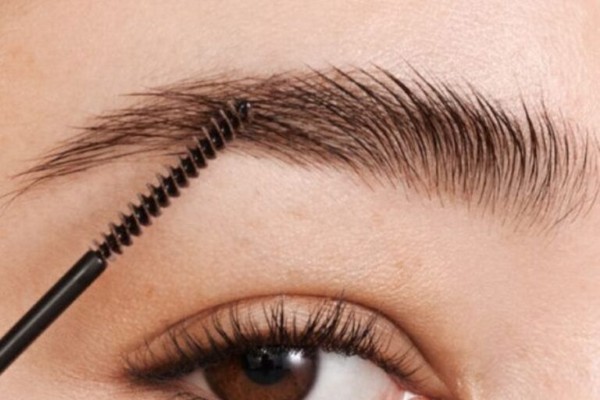 Cách vẽ lông mày ngang Hàn Quốc xinh lung linh ngay tại nhà Cách vẽ lông mày ngang Hàn Quốc xinh lung linh ngay tại nhà