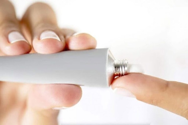 Điều trị mụn thịt ở cổ bằng thuốc đặc trị