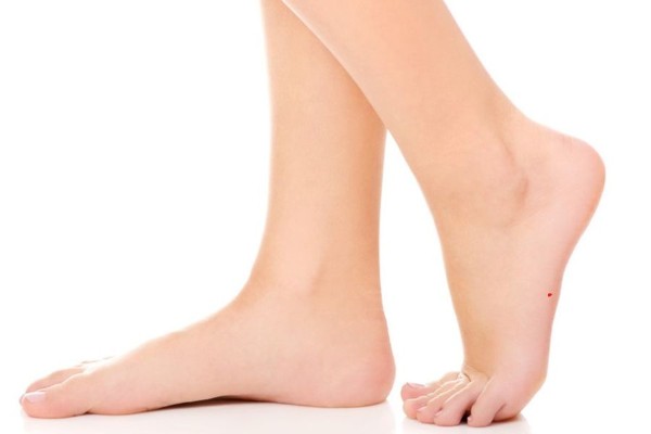 Người có nốt ruồi son ở mép bàn chân khó khăn trong tuổi trẻ nhưng hậu vận sung túc Người có nốt ruồi son ở mép bàn chân khó khăn trong tuổi trẻ nhưng hậu vận sung túc