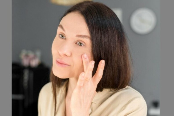 Làn da từ sau tuổi 30 trở đi xuất hiện rất nhiều vấn đề như khô sạm, xuất hiện nếp nhăn,…