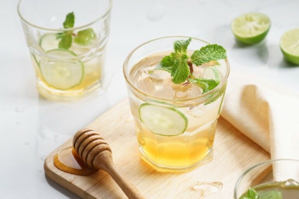 Chanh mật ong là một trong những loại nước được nhiều chị em yêu thích giúp làm đẹp da