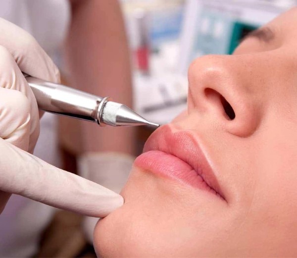 Công nghệ và máy móc phun xăm lạc hậu