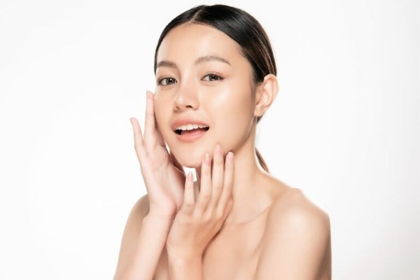 Luôn giữ cho da được sạch sẽ để tránh tình trạng hình thành mụn và sẹo đỏ