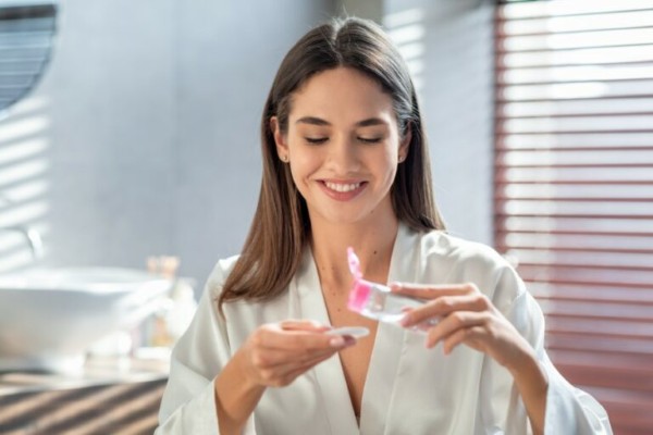 Vệ sinh da kỹ lưỡng mỗi ngày để điều trị sẹo trắng