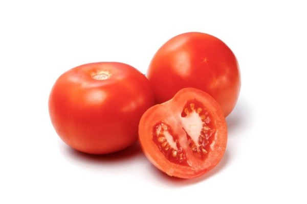 Nếu bạn đang mặc cảm với mép môi thâm thì hãy áp dụng ngay cách trị thâm mép môi bằng cà chua